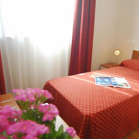 Camere Delfini ปัลมาโนวา ภายนอก รูปภาพ